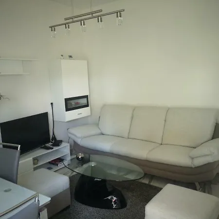 Modern With Garden And Free Parking Appartement