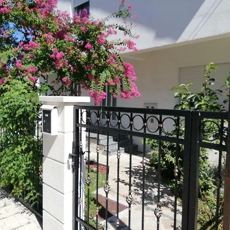 Modern With Garden And Free Parking Appartement Mostar